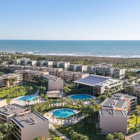 Seaside 3bdr Flat In Salgados With Pool By Lovelystay