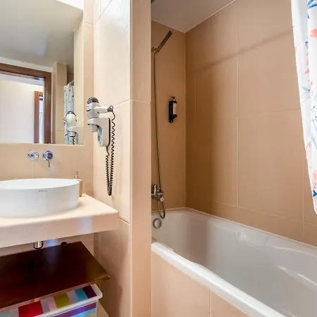 Apartment Seaside 3bdr Flat In Salgados With Pool By Lovelystay