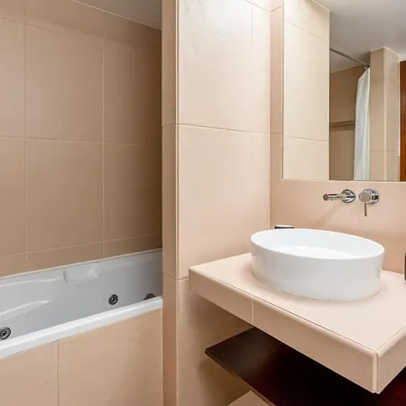 Apartment Seaside 3bdr Flat In Salgados With Pool By Lovelystay Guia (Faro)