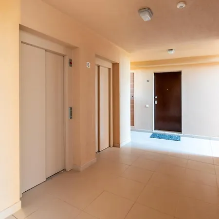 Seaside 3bdr Flat In Salgados With Pool By Lovelystay Apartment