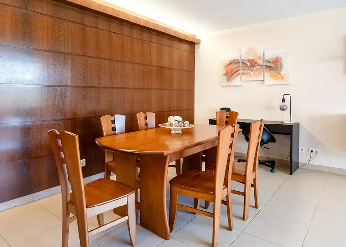 Seaside 3bdr Flat In Salgados With Pool By Lovelystay 아파트 기아