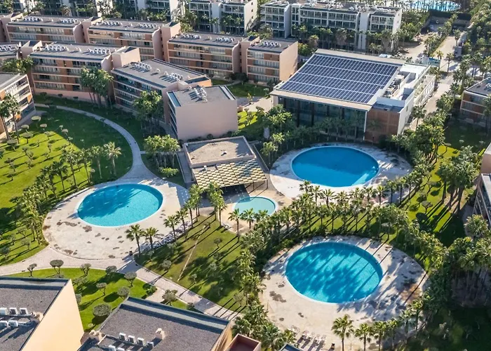 아파트 Seaside 3bdr Flat In Salgados With Pool By Lovelystay