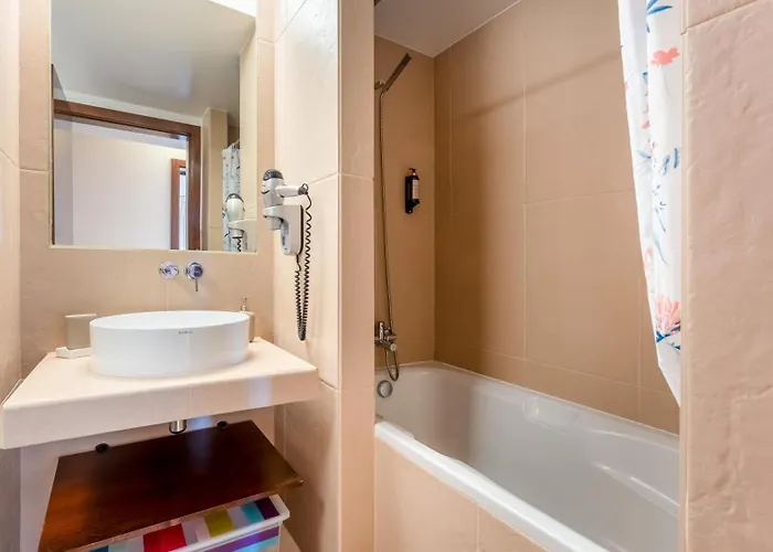 아파트 Seaside 3bdr Flat In Salgados With Pool By Lovelystay