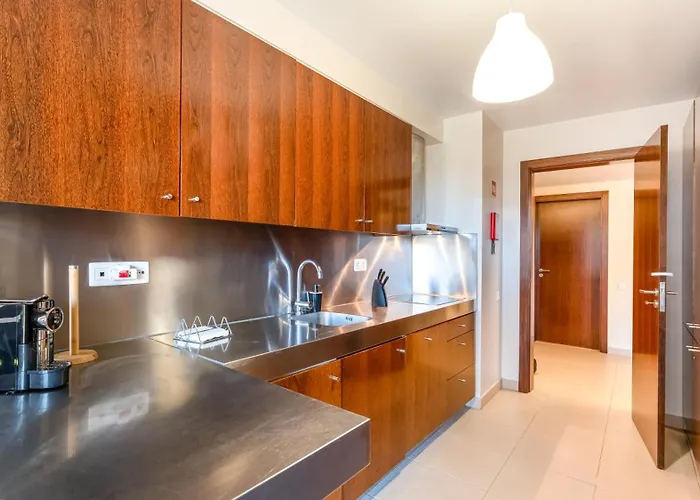 Seaside 3bdr Flat In Salgados With Pool By Lovelystay