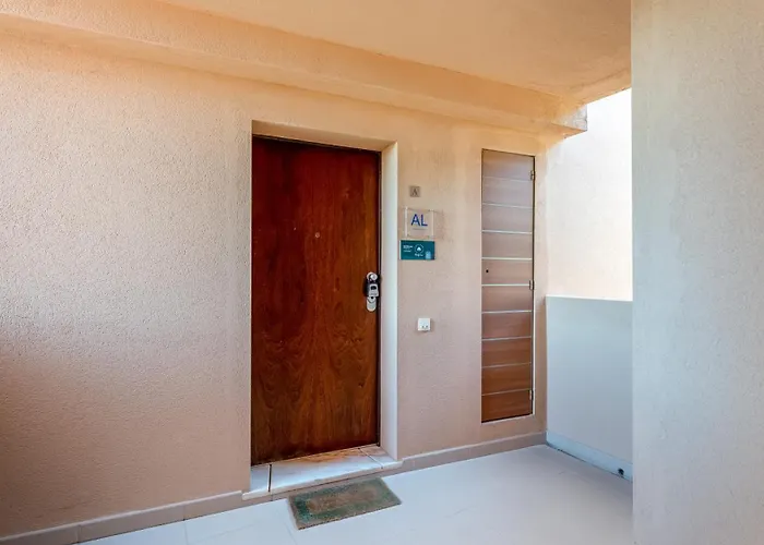 아파트 Seaside 3bdr Flat In Salgados With Pool By Lovelystay *