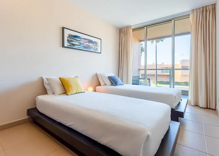 아파트 Seaside 3bdr Flat In Salgados With Pool By Lovelystay *