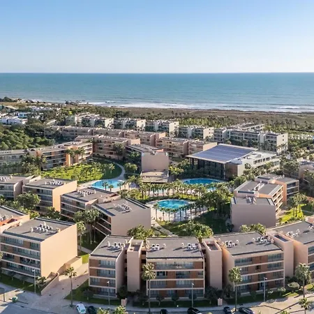 Seaside 3bdr Flat In Salgados With Pool By Lovelystay